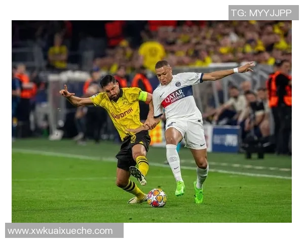 西甲对决：多特蒙德与巴黎圣日耳曼激战成平局焦点时刻引发全场热议