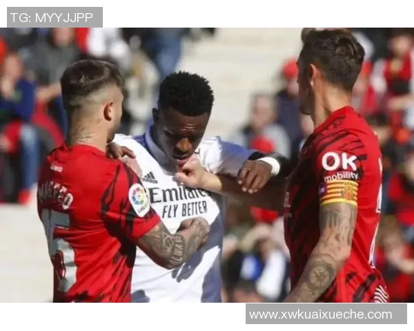 意甲激战：多特蒙德凭乌龙球绝杀皇马全场沸腾解析