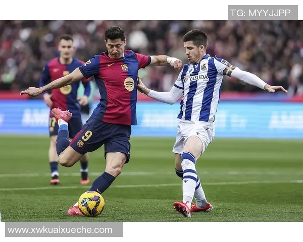 足总杯激战那不勒斯与巴萨互交白卷乌龙球瞬间引发全场热议