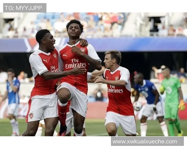 曼城友谊赛逆转阿森纳3-2精彩瞬间引发全场热烈反响