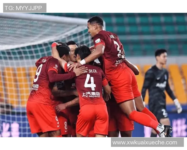 中超激战里昂逆转波尔图红牌事件引发全场热议与转会猜测